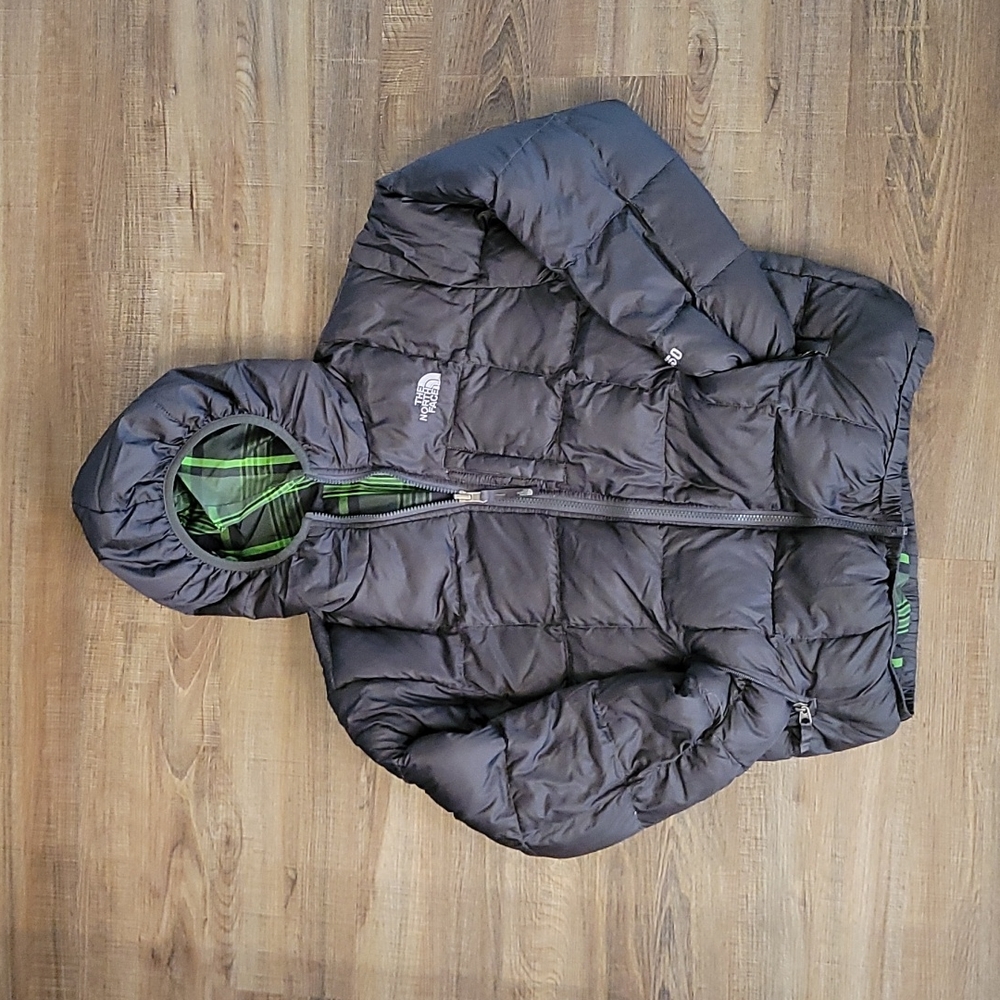 The North Face Boys goose down coat Size: 14/16